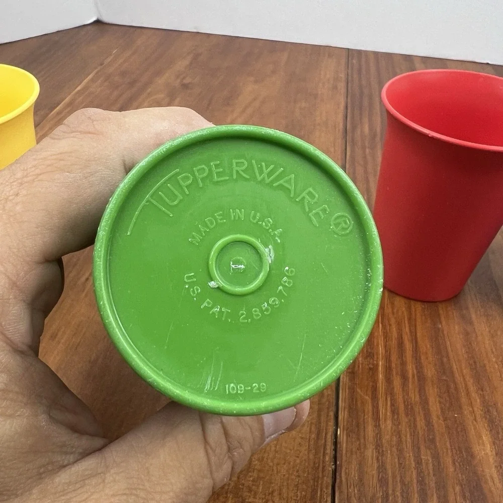 Set of 4 Classic Tupperware 7oz Bell Tumblers Primary Colors #109 Series 1970s